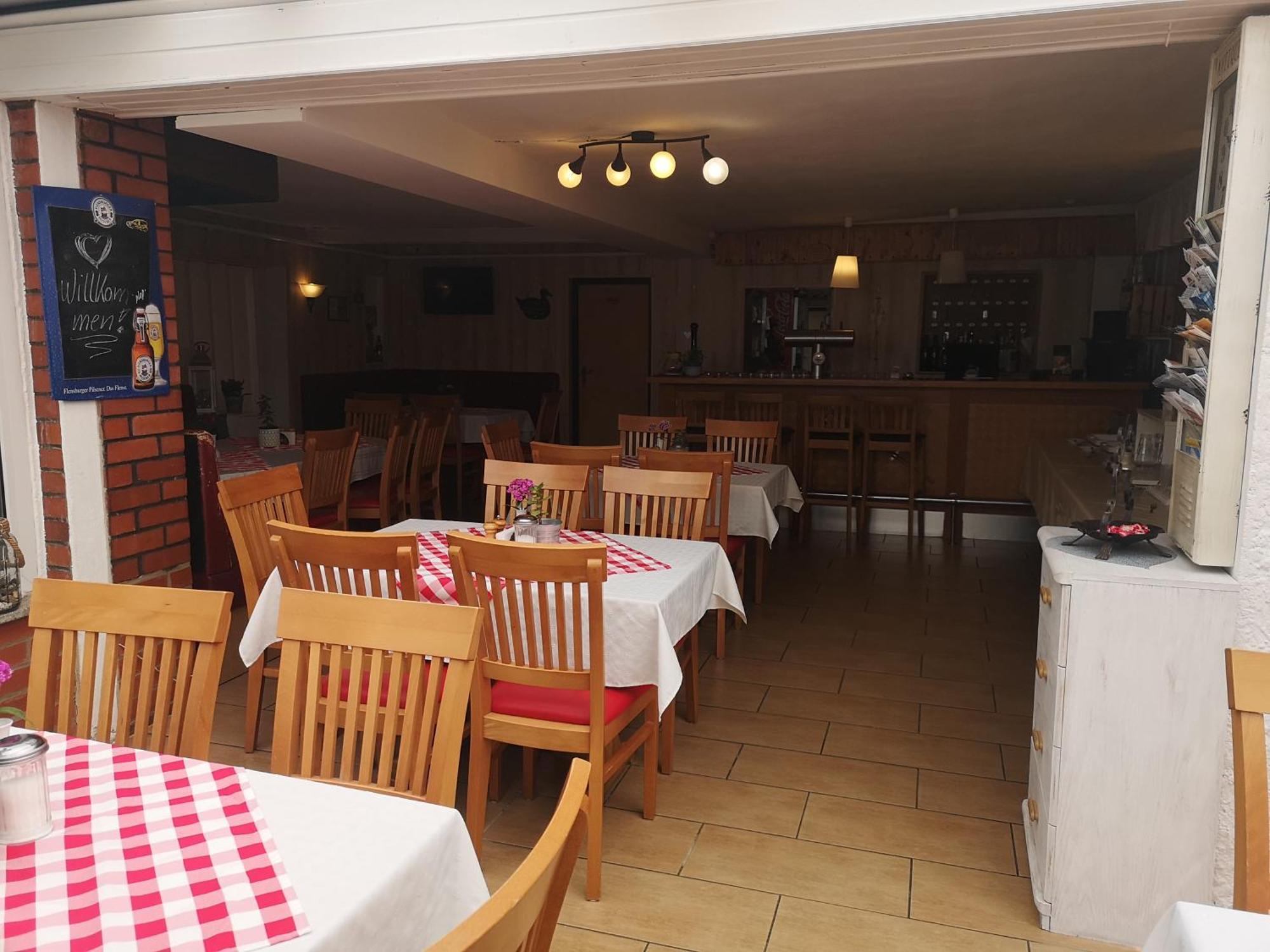 Uschi'S Gasthof Neuendorf  Bagian luar foto